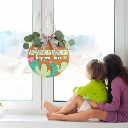 HLNIUC Amazing Things Happen Here Wooden Sign(11”x11”)3D Round Desert Cactus Door Hanger,Inspirational Classroom Teacher Wreath Hanging Plaque,Cute Cactus Front Door Wood Signs for Preschool Daycare - color: Welcome Classroom