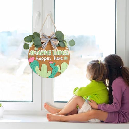 HLNIUC Amazing Things Happen Here Wooden Sign(11”x11”)3D Round Desert Cactus Door Hanger,Inspirational Classroom Teacher Wreath Hanging Plaque,Cute Cactus Front Door Wood Signs for Preschool Daycare - color: Welcome Classroom
