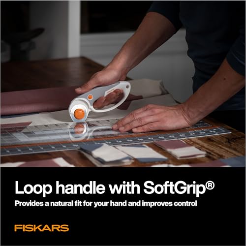 Fiskars 45mm Loop Titanium SoftGrip Rotary Cutter for Fabric - color: Softgrip, size: 45mm