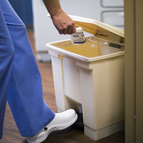 Rubbermaid Commercial Products Legacy Step-On Trash/Garbage Can/Bin, Plastic, Beige - 8 Gallon, for Doctor's Office/Hospitals/Healthcare - color: Beige, size: 8 gallon