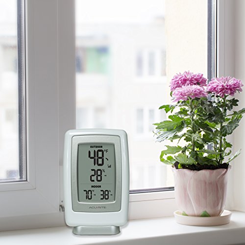 AcuRite (00611) Indoor/Outdoor Wireless Thermometer with Hygrometer - size: 1 x 3.5 x 5.5 inches