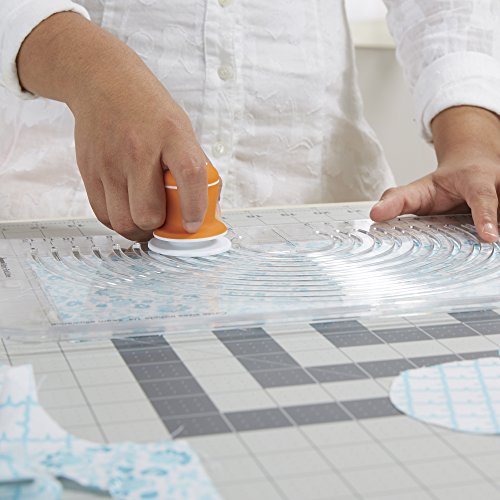 Fiskars Fabric Circle Cutter, Cut Circles in Fabric Without Tracing