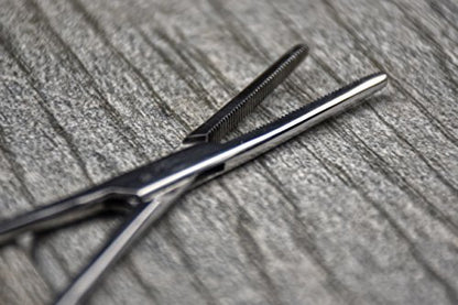 SE 6.25-Inch Stainless Steel Straight Forceps - Self-Locking, Serrated Tip for Precision Grip and Clamping - Perfect for Crafting, Fishing Tasks, Jewelry Making, and More! -660FS - size: 6-1/4", style: Straight