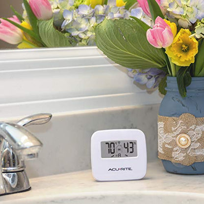 AcuRite (06044M) Wireless Room Temperature and Humidity Monitor Sensor