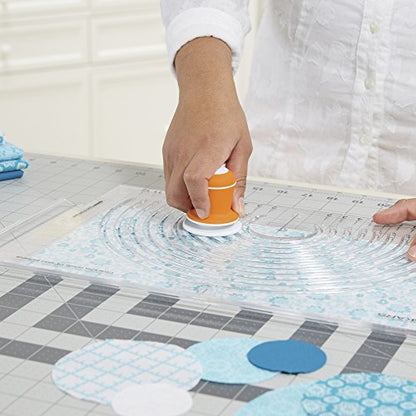 Fiskars Fabric Circle Cutter, Cut Circles in Fabric Without Tracing