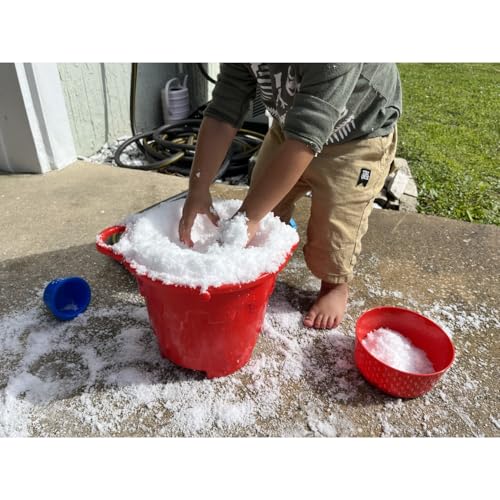 5 Packs of 1-Pound Jars of Amazing Artificial Snow – Just Add Water and It Expands 100x, Makes 8 Gallons